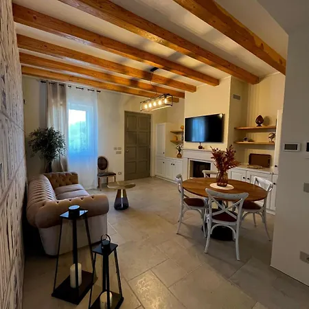 Holiday home Dimora Giardinelli 47 *